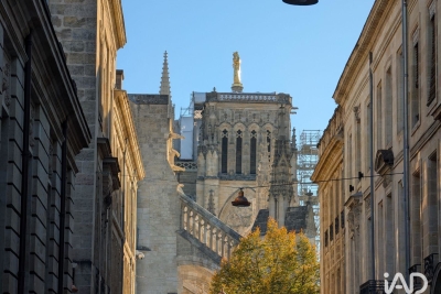 Bien à louer à BORDEAUX   - 120 m² 