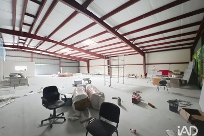 Commerce à louer à ST-HILAIRE-DE-BRETHMAS   - 430 m² 