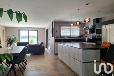 Maison à vendre à ST SAUVEUR D AUNIS  - 5 pièces - 153 m² 