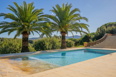 Maison à vendre à GRIMAUD Nord Rn7 - 5 pièces - 180 m² 