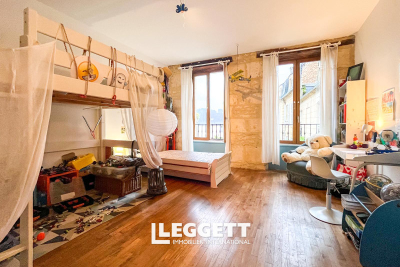 Maison &agrave; vendre &agrave; MONTIGNAC LASCAUX  - 8 pi&egrave;ces - 200 m&sup2; 