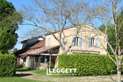 Maison à vendre à ST AVIT SENIEUR  - 12 pièces - 270 m² 