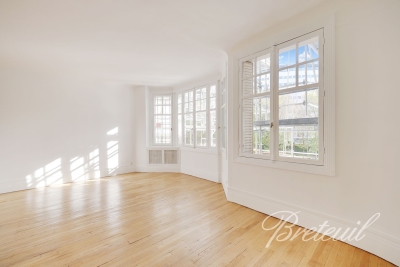 Appartement à vendre à PARIS 16EME Palais Royal - 3 pièces - 70 m² 