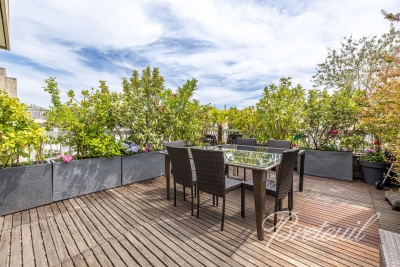 Appartement à vendre à NEUILLY SUR SEINE  - 6 pièces - 133 m² 