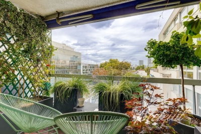 Appartement à vendre à NEUILLY SUR SEINE Renault 5 - 5 pièces - 130 m² 