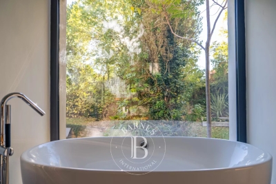 Maison &agrave; vendre &agrave; AIX-EN-PROVENCE Fenouilleres - 7 pi&egrave;ces - 172 m&sup2; 