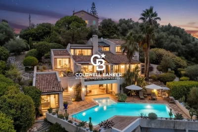 House for sale in NICE  - 8 rooms - 305 m&sup2; 