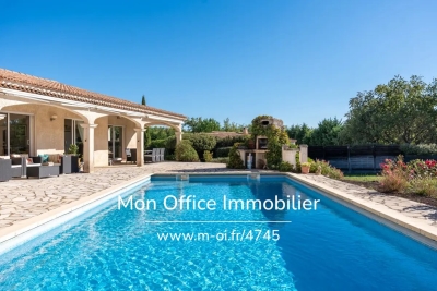 Maison à vendre à ST-MAXIMIN-LA-STE-BAUME  - 7 pièces - 230 m² 