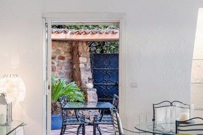 Apartment for sale in THÉOULE-SUR-MER  - 3 rooms - 111 m² 