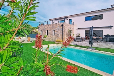 House for sale in FRÉJUS  - 5 rooms - 145 m² 