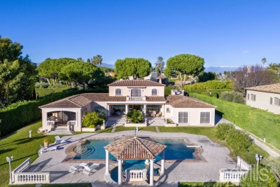 Maison à vendre à CAP D'ANTIBES   - 350 m² 