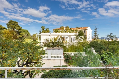 Appartement à vendre à MARSEILLE 8EME  - 6 pièces - 211 m² 