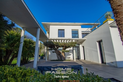 Maison à vendre à ST PALAIS SUR MER  - 6 pièces - 180 m² 