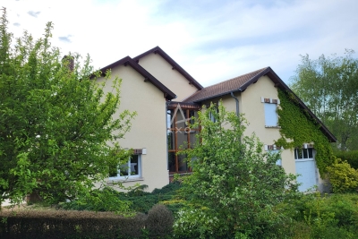 Maison à vendre à EPERNAY  - 8 pièces - 218 m² 