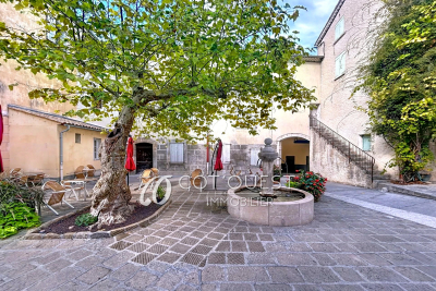 Bien &agrave; vendre &agrave; ENTREVAUX  - 6 pi&egrave;ces - 142 m&sup2; 