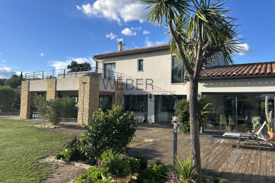Maison à vendre à LA CADIÈRE-D'AZUR Le Plan-Beautegas-Les Lones - 11 pièces - 232 m² 