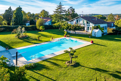 Maison à vendre à ARBONNE  - 6 pièces - 242 m² 