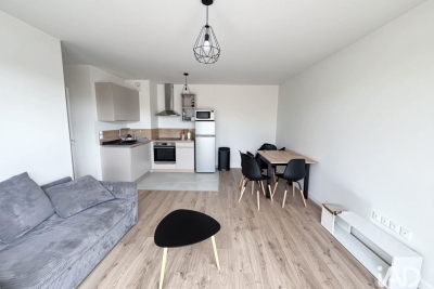 Appartement à louer à VILLENEUVE LE ROI Begin - 3 pièces - 60 m² 