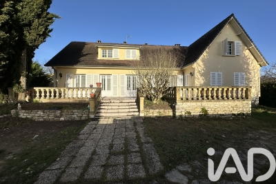 Maison à vendre à MORET-LOING-ET-ORVANNE  - 8 pièces - 263 m² 