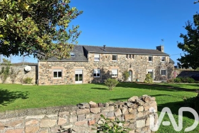 Maison à vendre à Langoat  - 8 pièces 215 m² 