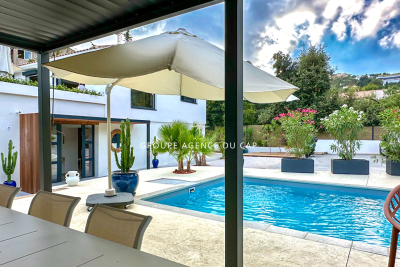 Maison à vendre à ST-AYGULF  - 6 pièces - 180 m² 