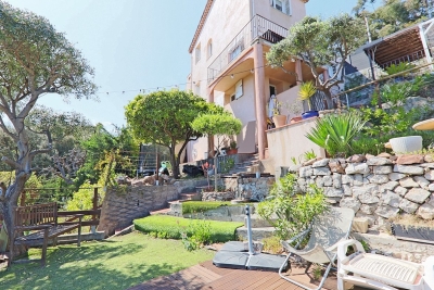 House for sale in MANDELIEU-LA-NAPOULE  - 5 rooms - 105 m² 