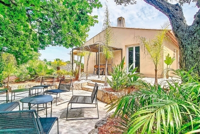 Maison à vendre piscine garages alarmes