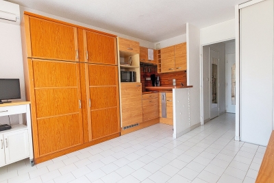 Apartment for sale in MANDELIEU-LA-NAPOULE Le Roc Fleuri-Capitou (Jeanne d'Arc) - 1 rooms - 28 m² 