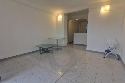 Appartement à louer à ROQUEBRUNE-CAP-MARTIN Pont du Lys-Antibes Les Pins - 3 pièces - 56 m² 