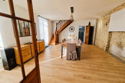 Maison à vendre à ANGLIERS  - 9 pièces - 220 m² 