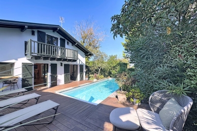 Maison à vendre à GUETHARY  - 8 pièces - 210 m² 