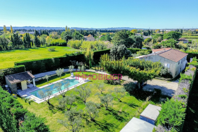 Maison à vendre à TAILLADES  - 7 pièces - 212 m² 