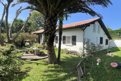 Maison à vendre à ST-JEAN-DE-LUZ  - 6 pièces - 190 m² 