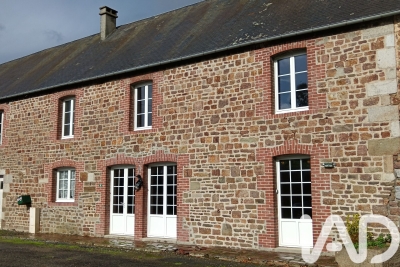 Maison à vendre à Tessy-Bocage  - 5 pièces 140 m² 