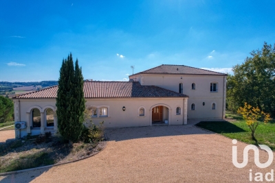 Maison à vendre piscine garages alarmes