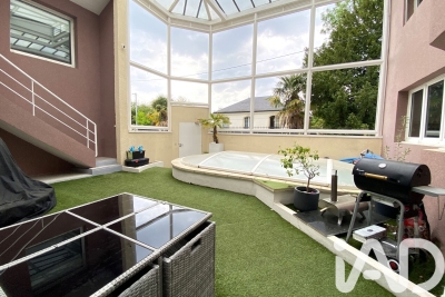 Maison à vendre avec piscine et garage