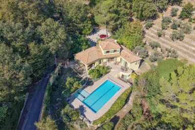 House for sale in LE ROURET  - 5 rooms - 216 m² 