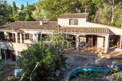 Maison à vendre à LES ADRETS-DE-L'ESTÉREL  - 6 pièces - 204 m² 