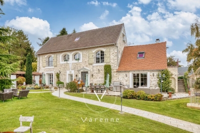 Maison à vendre à JAMBVILLE  - 10 pièces - 257 m² 
