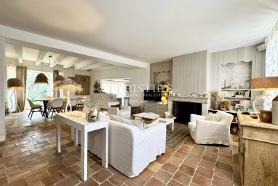 Maison à vendre dans le golf 