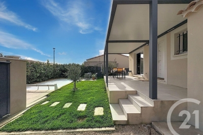 Maison à vendre piscine garages alarmes