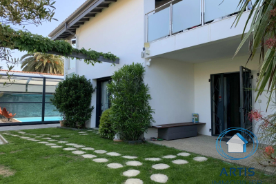 Maison à vendre à ST-JEAN-DE-LUZ  - 5 pièces - 215 m² 