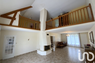 Maison à vendre à COMBREE Baumette (Zone Naturelle) - 10 pièces - 190 m² 