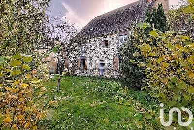 Maison à vendre à HERMENT  - 6 pièces - 207 m² 