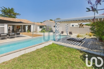 Maison à vendre à LA FLOTTE La Flotte - 15 pièces - 420 m² 