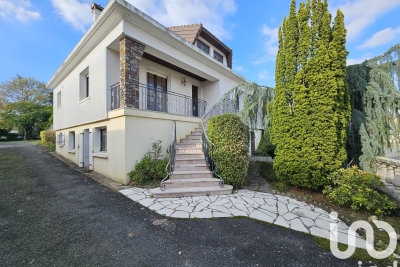 Maison à vendre à MONTREVERD  - 14 pièces - 220 m² 
