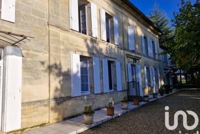 Maison à vendre à ST-MAGNE-DE-CASTILLON  - 10 pièces - 356 m² 