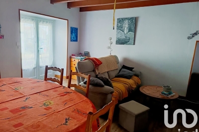 Maison à vendre à VERNOUX EN GATINE  - 5 pièces - 120 m² 