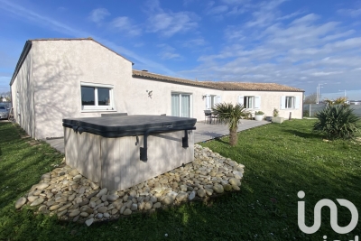 Maison à vendre à ST CHRISTOPHE  - 5 pièces - 167 m² 