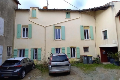 Bien à vendre à MAUZE SUR LE MIGNON   - 332 m² 